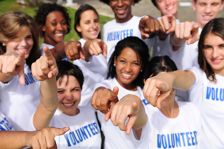 Why Volunteering is Great for Teens