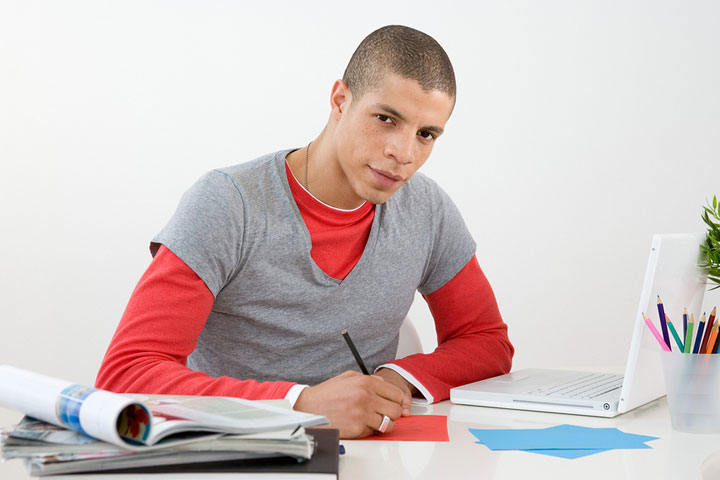 3 Tips to Avoid the High Stress of a College Paper