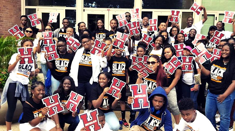Students with the Stepping in the Right Direction HBCU College Tour visits Howard University.