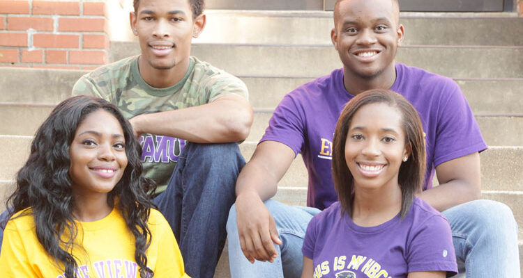 Prairie View A&M students join Sophomore Leadership Program for auto finance industry immersion