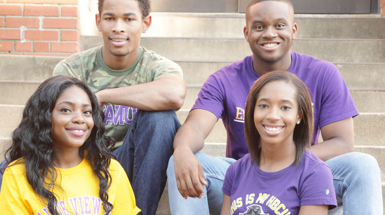 Prairie View A&M students join Sophomore Leadership Program for auto finance industry immersion